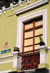 Quito, Ecuador: elegant balcony on Calle Gabriel Garcia Moreno - photo by M.Torres