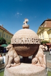 Hungary / Ungarn / Magyarorszg - Szkesfehrvr (Fejer province): National Orb - dedicated to King Stephen - Vroshz square / Orszgalma - Vroshz tr (photo by Miguel Torres)