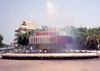 Israel - Tel Aviv: the fountain of fire - Kikkar Zina square (photo by Miguel Torres)