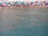 Montenegro - Crna Gora - Ulcinj: crowded city beach - Mala Plaza - photo by J.Kaman